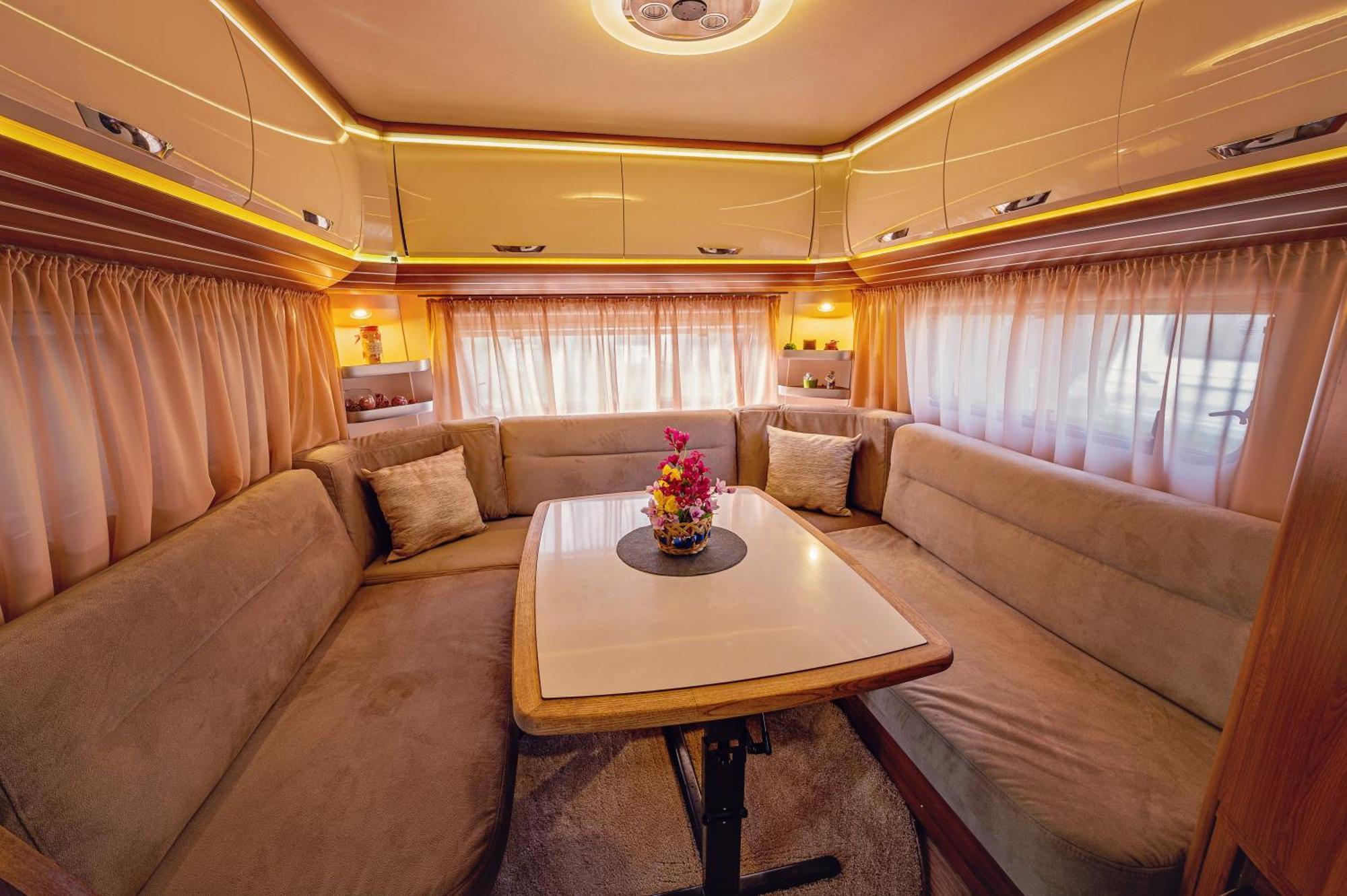 Campsite каравани Avi Iris фичоза